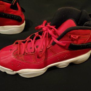 Gently Used Air Jordan TW03 Size 7 Boys